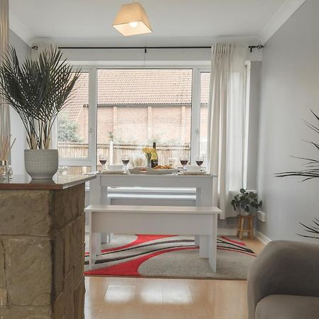 Вілла Idyllic 3-Bed House. 5-Min From Channel Tunnel Фолкстон Екстер'єр фото